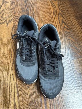 Nike Black & White Air Max Sneakers